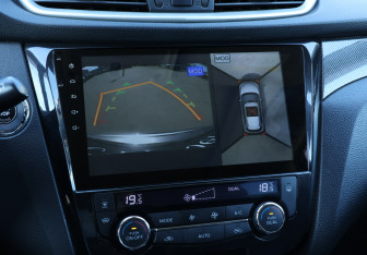 Подержанный автомобиль Nissan X-Trail 2015 года (14 фото)