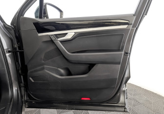 Подержанный автомобиль Volkswagen Touareg 2019 года (24 фото)