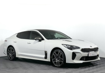 Подержанный автомобиль Kia Stinger 2021 года (3 фото)