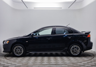 Подержанный автомобиль Mitsubishi Lancer Sedan 2008 года (2 фото)