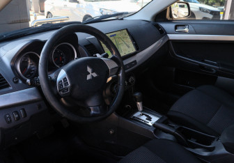 Подержанный автомобиль Mitsubishi Lancer Sedan 2008 года (12 фото)