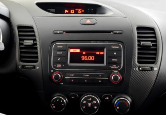 Подержанный автомобиль Kia Cerato Sedan 2015 года (15 фото)