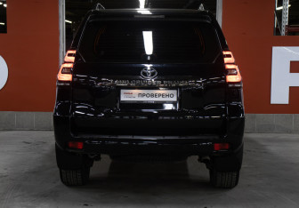 Подержанный автомобиль Toyota Land Cruiser Prado 2021 года (6 фото)