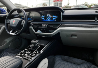 Подержанный автомобиль Hongqi HS5 2024 года (9 фото)