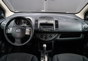 Подержанный автомобиль Nissan Note 2007 года (9 фото)