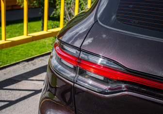 Подержанный автомобиль Porsche Macan 2019 года (14 фото)