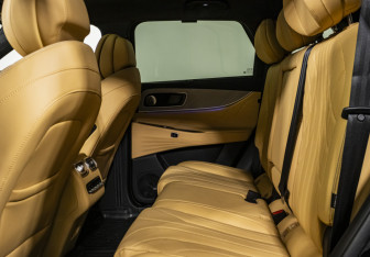 Подержанный автомобиль Jaecoo J8 2024 года (14 фото)