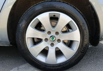 Подержанный автомобиль Skoda Superb Wagon 2012 года (9 фото)