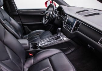 Подержанный автомобиль Porsche Macan 2018 года (9 фото)