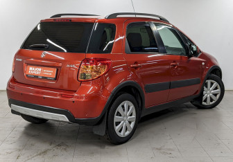 Подержанный автомобиль Suzuki SX4 Hatchback 2013 года (5 фото)