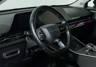 Подержанный автомобиль Omoda C5 2022 года (12 фото)