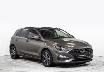 Подержанный автомобиль Hyundai i30 Hatchback 2022 года (3 фото)