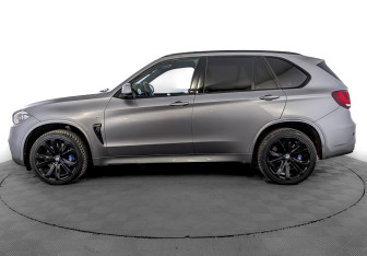 Подержанный автомобиль BMW X5 2015 года (8 фото)