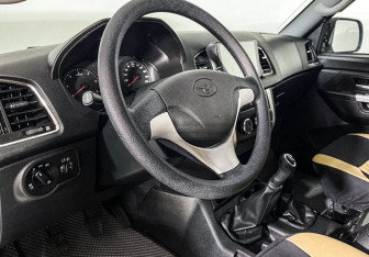 Подержанный автомобиль УАЗ Patriot 2024 года (13 фото)