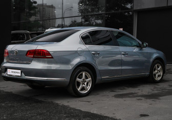 Подержанный автомобиль Volkswagen Passat Sedan 2012 года (4 фото)