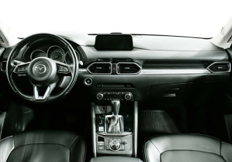 Подержанный автомобиль Mazda CX-5 2017 года (11 фото)