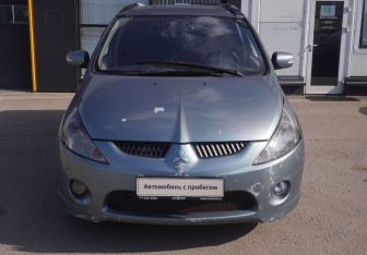 Подержанный автомобиль Mitsubishi Grandis 2007 года (2 фото)