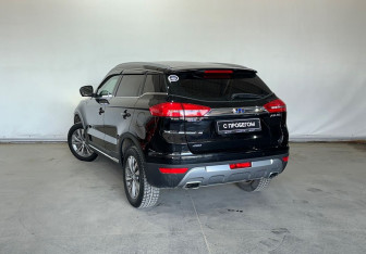 Подержанный автомобиль Geely Atlas 2019 года (7 фото)