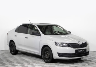 Подержанный автомобиль Skoda Rapid Liftback 2015 года (3 фото)