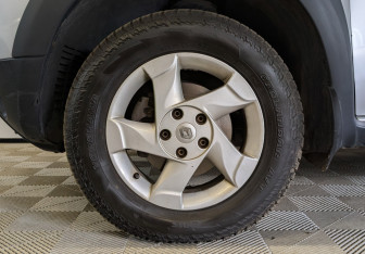 Подержанный автомобиль Renault Duster 2014 года (18 фото)