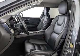 Подержанный автомобиль Volvo XC60 2021 года (20 фото)