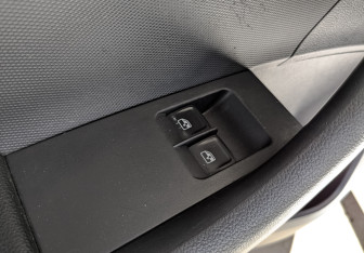 Подержанный автомобиль Skoda Rapid Liftback 2019 года (25 фото)