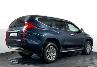 Подержанный автомобиль Mitsubishi Pajero Sport 2017 года (5 фото)