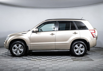 Подержанный автомобиль Suzuki Grand Vitara 2010 года (8 фото)
