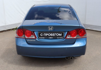 Подержанный автомобиль Honda Civic Sedan 2008 года (5 фото)