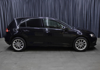 Подержанный автомобиль Volkswagen Golf Hatchback 2013 года (4 фото)