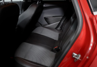 Подержанный автомобиль Opel Astra Hatchback 2013 года (10 фото)