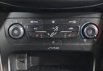 Подержанный автомобиль Ford Focus Hatchback 2017 года (19 фото)