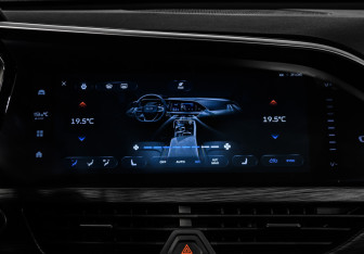 Подержанный автомобиль Geely Tugella 2023 года (20 фото)