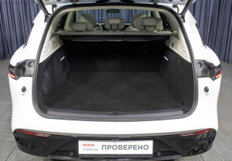 Подержанный автомобиль Voyah Free 2023 года (10 фото)