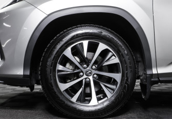 Подержанный автомобиль Lexus RX 2020 года (29 фото)