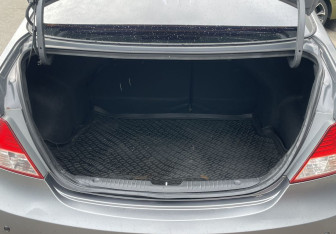 Подержанный автомобиль Hyundai Solaris Sedan 2012 года (13 фото)