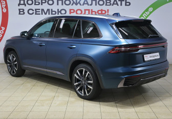 Подержанный автомобиль Geely Monjaro 2023 года (7 фото)