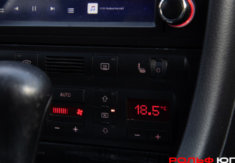 Подержанный автомобиль Audi A6 allroad 2000 года (17 фото)