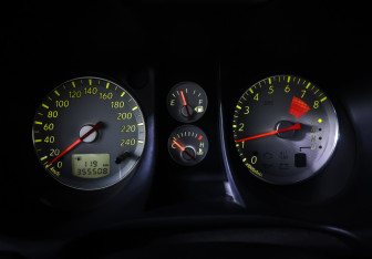 Подержанный автомобиль Mitsubishi Outlander 2003 года (16 фото)