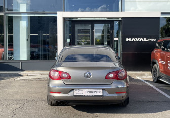 Подержанный автомобиль Volkswagen Passat CC 2010 года (6 фото)
