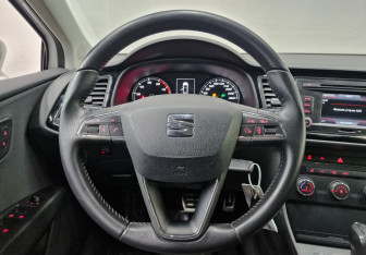 Подержанный автомобиль SEAT Leon Hatchback 2013 года (22 фото)