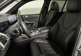 Подержанный автомобиль BMW X5 2024 года (16 фото)