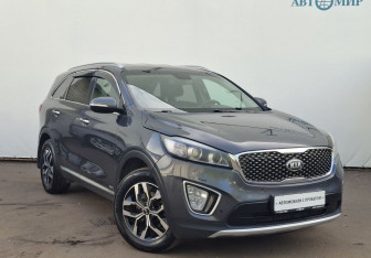 Подержанный автомобиль Kia Sorento 2016 года (3 фото)