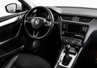 Подержанный автомобиль Skoda Octavia Wagon 2018 года (9 фото)
