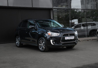 Подержанный автомобиль Mitsubishi ASX 2014 года (3 фото)