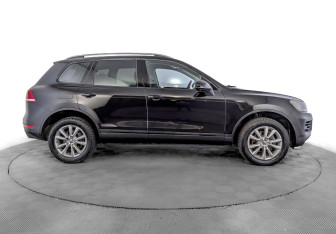 Подержанный автомобиль Volkswagen Touareg 2012 года (4 фото)