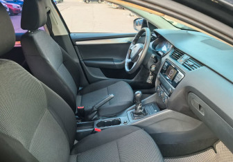 Подержанный автомобиль Skoda Octavia Liftback 2014 года (11 фото)