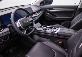 Подержанный автомобиль JAC JS6 2023 года (10 фото)