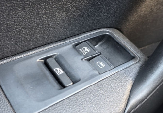 Подержанный автомобиль Volkswagen Polo Sedan 2013 года (15 фото)
