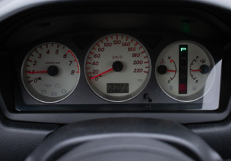 Подержанный автомобиль Mitsubishi Lancer Sedan 2006 года (12 фото)